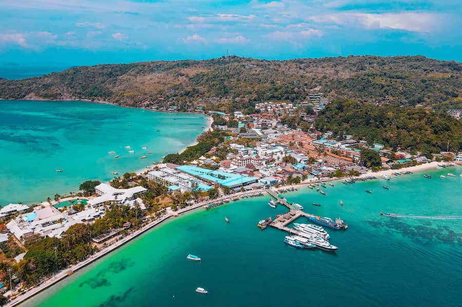 Phi Phi Island Highlights: Cruise, Snorkel & Buffet Lunch - The value of a 7-hour Phi Phi highlights day (not a half-plan day)