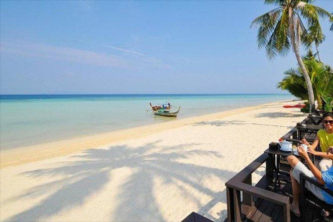 Phi Phi Island Tour by Big Boat by Royal Jet Cruiser (First Class) - Phi Phi Tonsai Pier meet-up and the return departure at 14:30