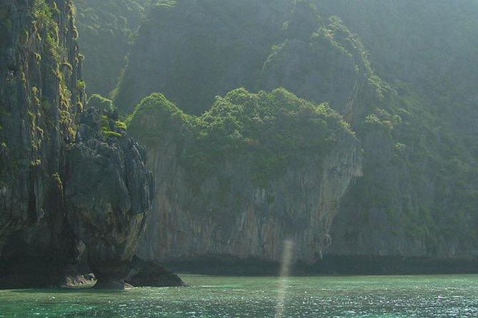 Phi Phi Island Tour by Big Boat by Royal Jet Cruiser (First Class) - Price and value: does $81.38 make sense?