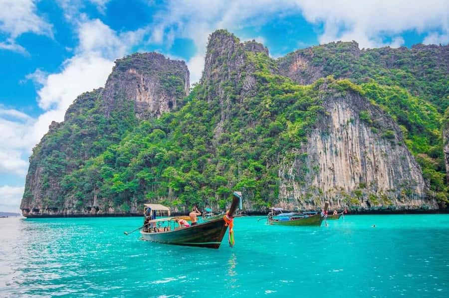 Phi Phi Islands: 2 Days, 1 Night Trip with Activities - Night on the Island: Dinner Choices and How the Evening Plays Out