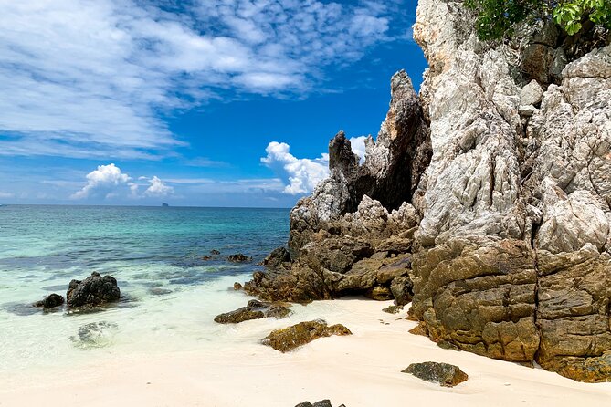 Phi Phi Islands & Maya Bay: Premium Service & All-Day Food - The onboard support: food, water, and motion sickness help