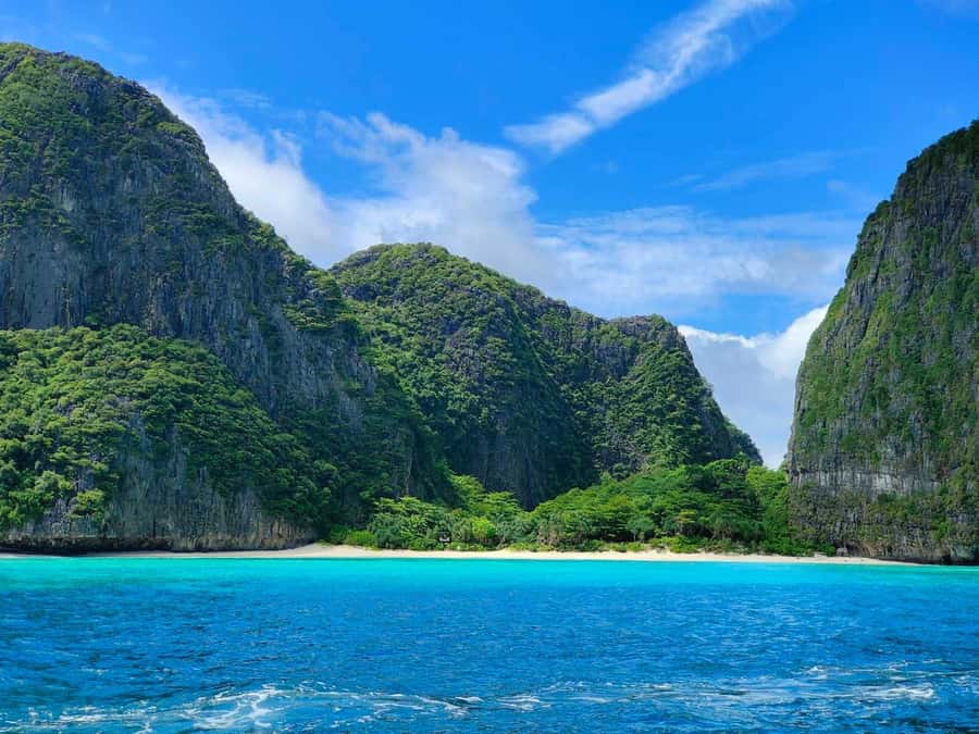Phi Phi Islands: Private Longtail Boat 6-hour Trip - Why this private Phi Phi longtail feels different from the usual day tour