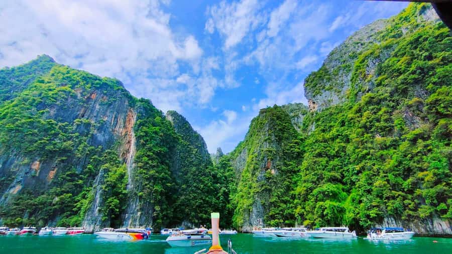 Phi Phi Islands: Private Longtail Boat 6-hour Trip - Viking Cave by long-tail boat: the short stop that adds character
