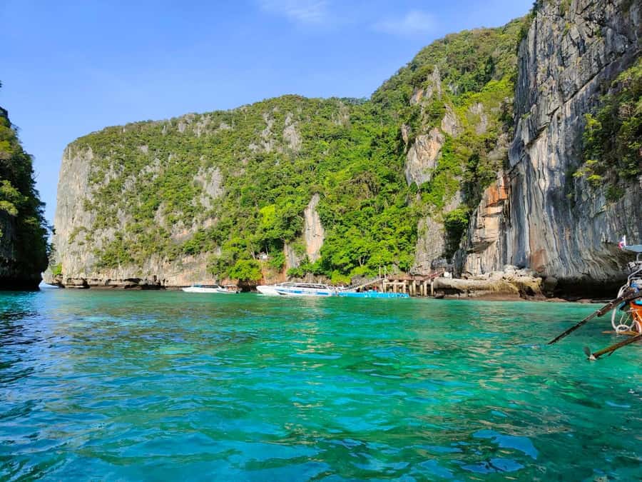 Phi Phi Islands: Private Longtail Boat 6-hour Trip - Pileh Lagoon: snorkel time with turquoise water and real swim space (30 minutes)