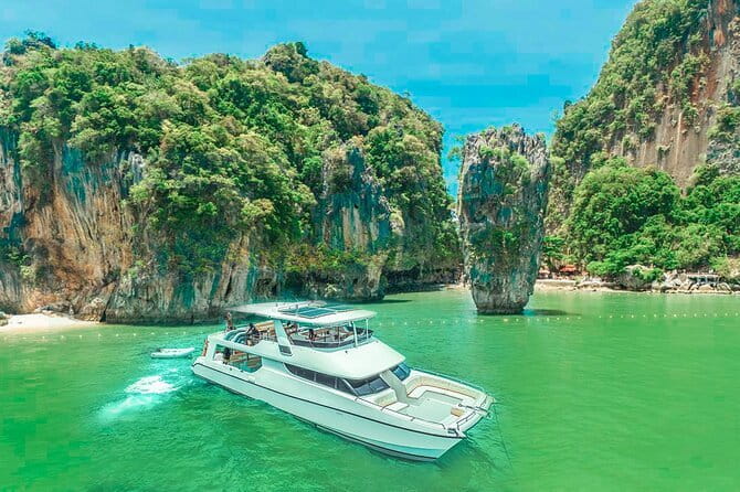 Phi Phi Islands Private Luxury Tour - Ko Phi Phi Lee and Shark Point: the marine life payoff