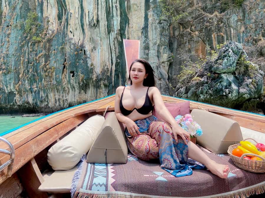 Phi Phi: Luxury Private Longtail Boat to Maya Bay with Lunch - What you actually get onboard: pillows, food, and the small stuff