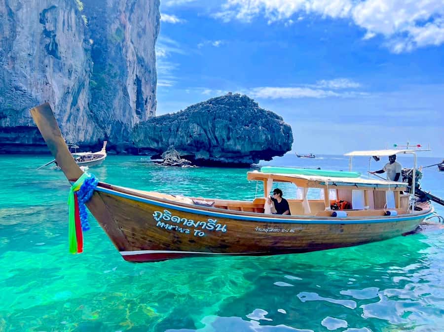 Phi Phi: Luxury Private Longtail Boat to Maya Bay with Lunch - Who this tour suits best—and who should skip it