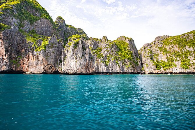 Phi Phi, Maya, Khai and Pileh Day Trip by Speed Catamaran From Phuket - Boat, Crew, and Group Size: What the Day Feels Like