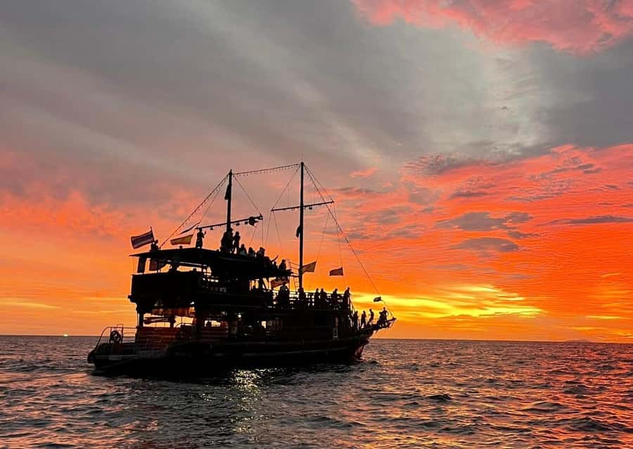 Phi Phi: Pirate Boat with Snorkeling, Kayaking, and Party - Key things that make this Phi Phi pirate boat different