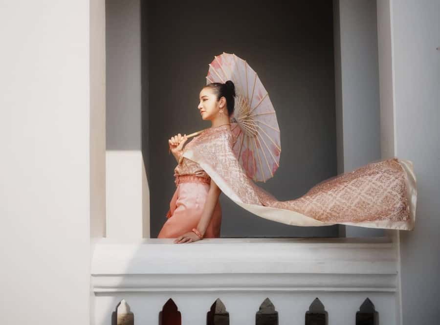 Photoshoot in Thai Costume - Wat Arun Costume Photoshoot: the “two hours, big results” idea