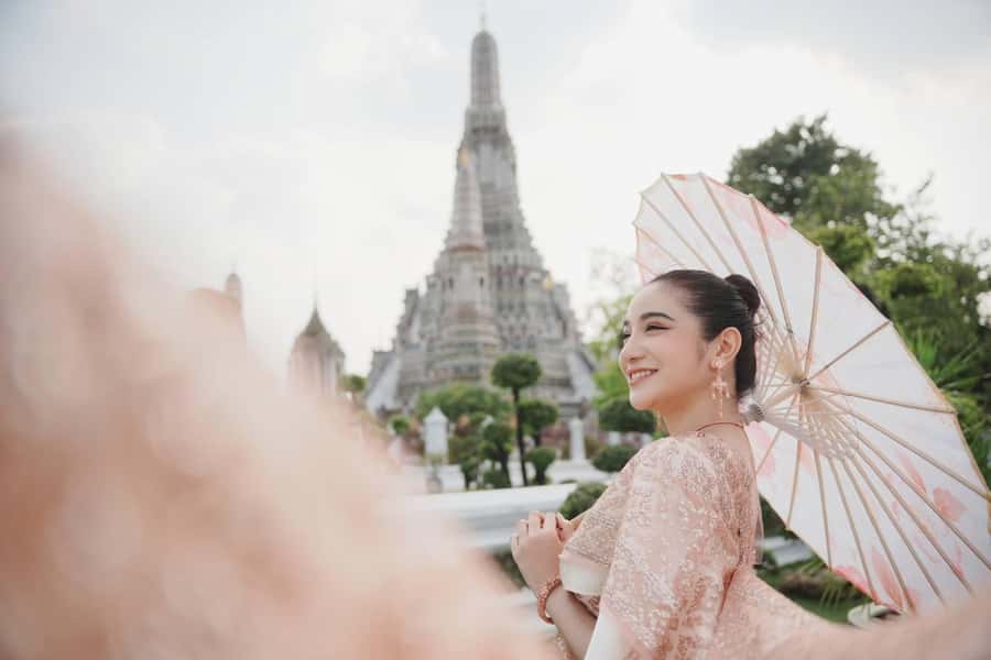 Photoshoot in Thai Costume - ThaiGlam Studio location: finding it is easier than it sounds
