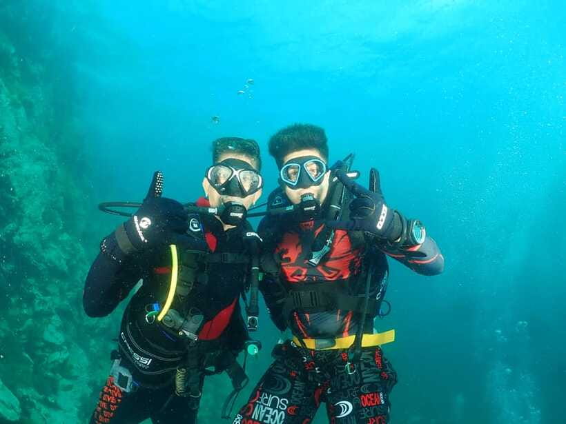Phuket: 3 Dive Koh Phi Phi/Shark Point Scuba Diving Day Trip - Lunch on Phi Phi: a real break before the second session