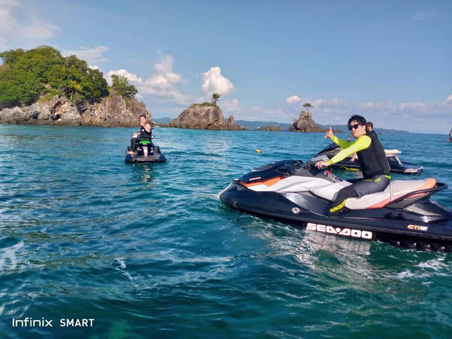 Phuket: 4 Hours Jet Ski Experience Hopping To 6 Islands - Skills, Safety, and the Reality of Many Groups