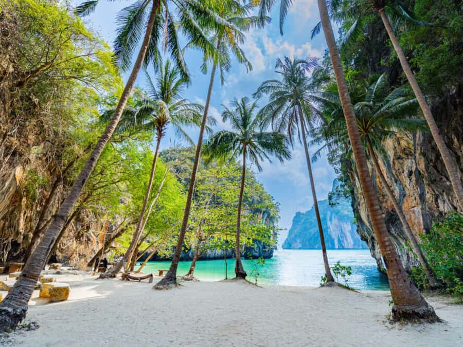 Phuket: 4 Islands Krabi Adventure & Snorkeling Day Tour - Lao Lading Island: cozy beach time and a calmer pace