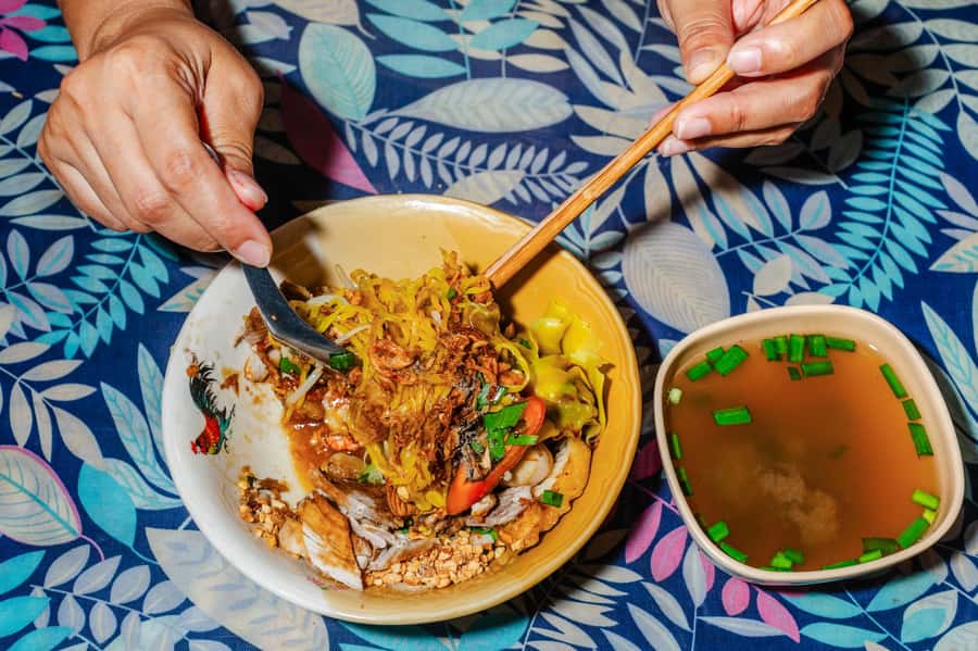 Phuket: Baba Tastes Food Tour with 15+ Tastings - Why this Phuket Old Town food tour feels different