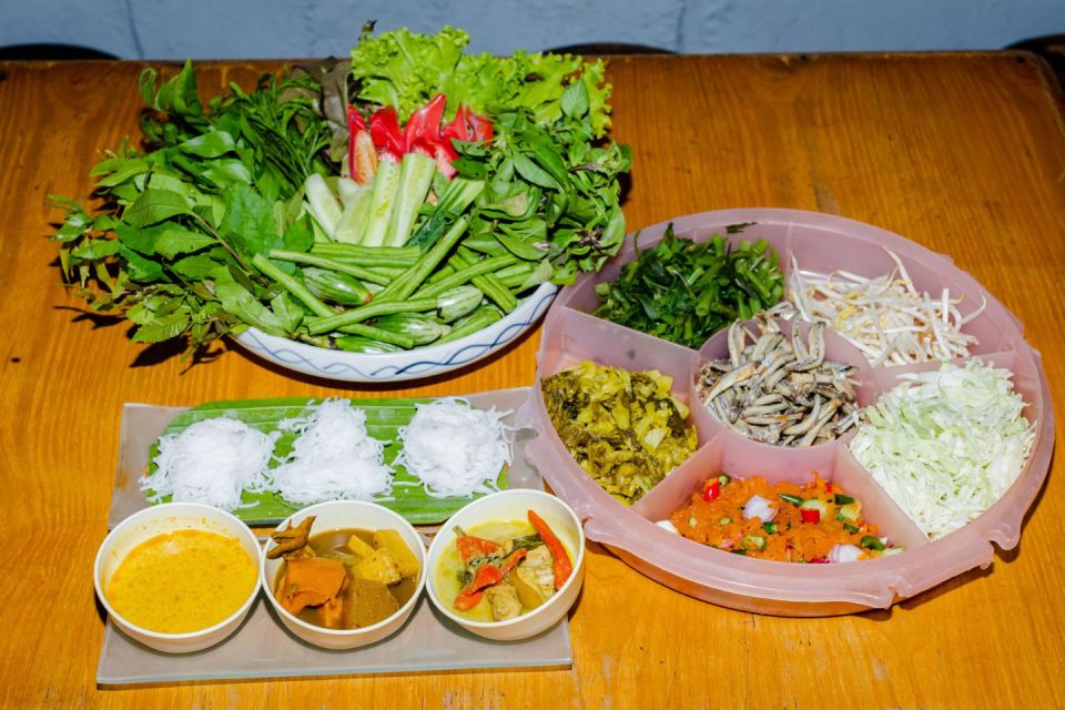 Phuket: Baba Tastes Food Tour with 15+ Tastings - Street food stamina tips so you enjoy every stop