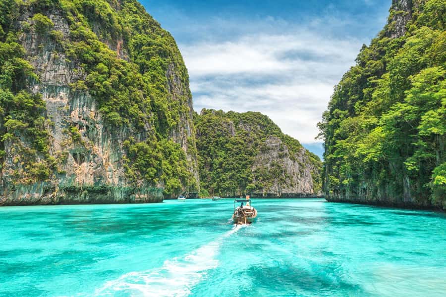 Phuket: Bamboo Island and Phi Phi Islands by Fast Catamaran - Phi Phi Don Island lunch: Thai buffet fuel and real island texture