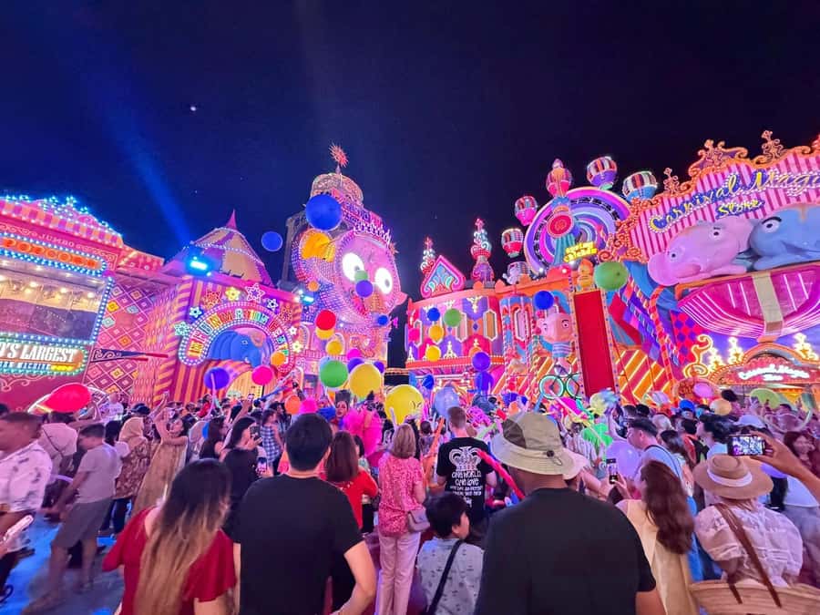 Phuket: Carnival Magic Experience Dinner with Show - Key things that make Carnival Magic work