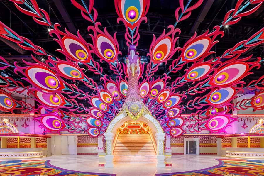 Phuket: Carnival Magic Show and Dinner Combo - Festival of Lights and Park Décor: What You’ll Be Doing First