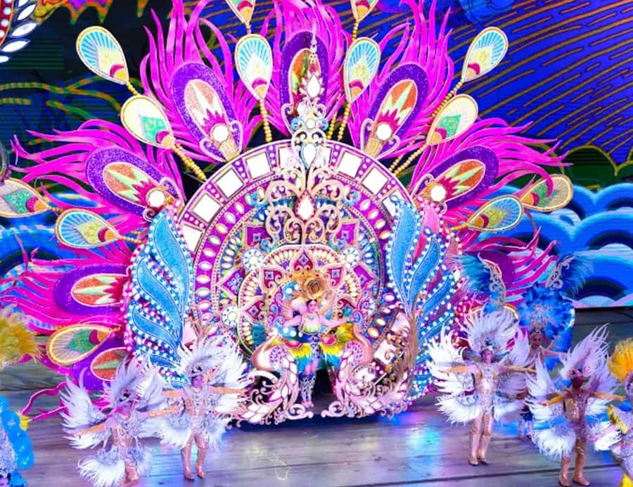Phuket: Carnival Magic Show with Buffet Dinner - Walking, rides, and carnival games: what you’re really buying