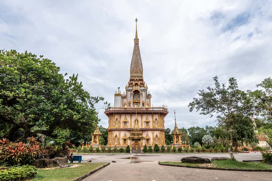 Phuket: City Highlights and Hidden Gems Instagram Tour - Guides, Small Groups, and the Photo Helping Hand