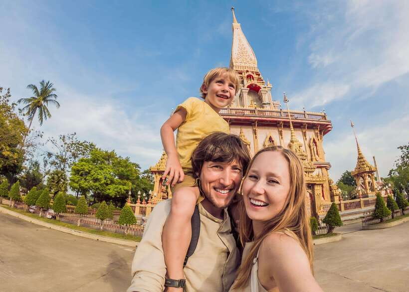 Phuket City Tour – Old Town, Local Food, Temple & Viewpoint - Mee Ton Poe Lunch: A Real Restaurant Stop With Choice