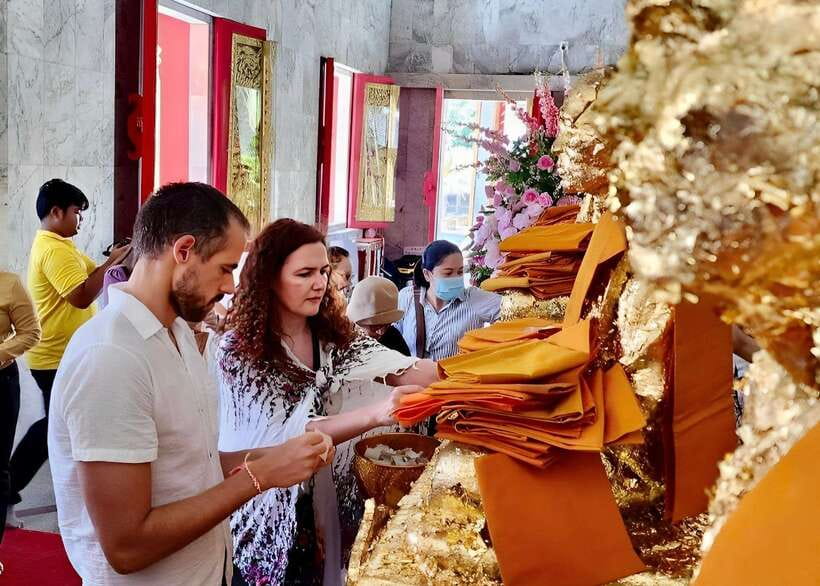 Phuket City Tour – Old Town, Local Food, Temple & Viewpoint - Phuket Old Town Walk: Shophouses, Street Art, and Helpful Road Wisdom