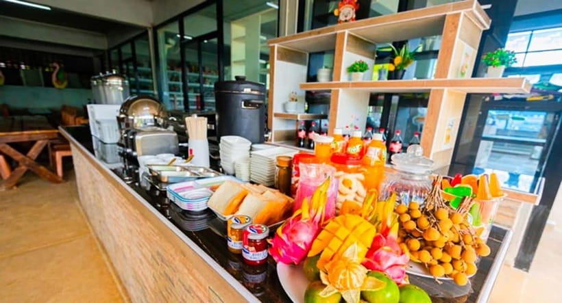 Phuket: Coral and racha Islands Snorkeling Trip with Lunch - Tour day comfort checklist (so you don’t waste time)