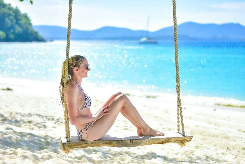 Phuket: Coral Yacht Boat Tour to Coral Island with Sunset - Boat Comfort and Group Reality: Catamaran or Speedboat