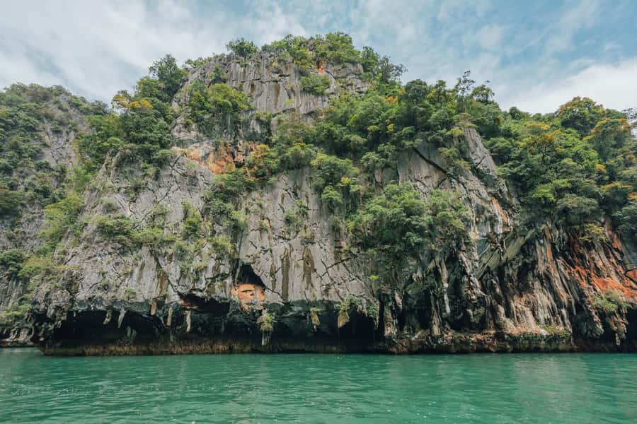 Phuket: Day Trip To Phi Phi, Maya and James Bond Islands - Pileh Lagoon: swimming and optional cliff jumping