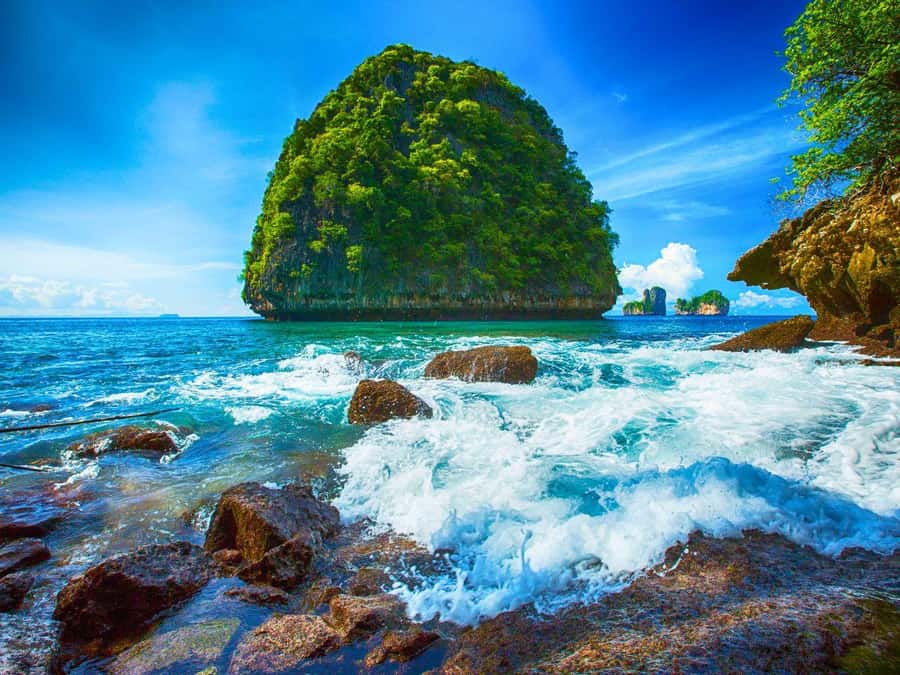 Phuket: Early Speedboat to Phi Phi, Bamboo, Snorkel & Lunch - Quick hits before you go