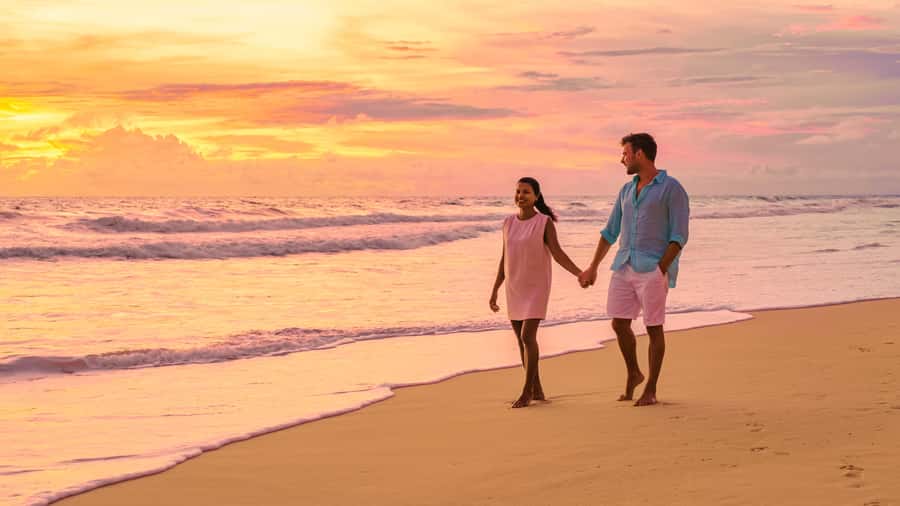 Phuket: Hire a professional photographer at your own resort - 50 edited photos in a digital gallery within 48 hours
