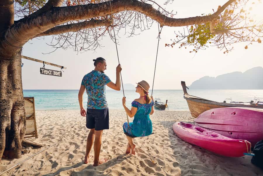 Phuket: Hire a professional photographer at your own resort - Price and what you really get for $188 (up to 8)