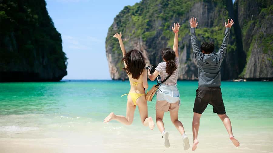 Phuket: Indigo Luxury Yacht to Phi Phi, Maya & Maithon - Photos, photographers, and the bow angles you’ll be happy you chased