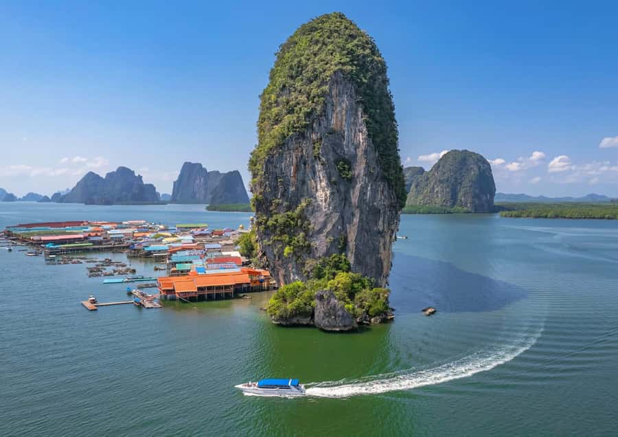 Phuket: James Bond Island, Floating Village Speedboat Tour - Panyee Island floating village: lunch, walking, and the “maze” factor