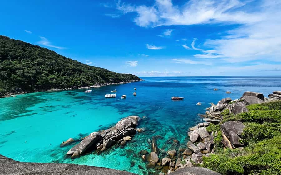 Phuket/Khao Lak: Similan Island Adventure Tour - Early pickup and speedboat rhythm: how the day starts