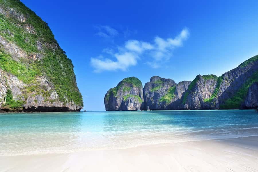 Phuket/Khao Lak: Snorkeling Trip to Phi Phi & Bamboo Islands - Koh Phi Phi Don lunch: the meal break that makes the whole day work