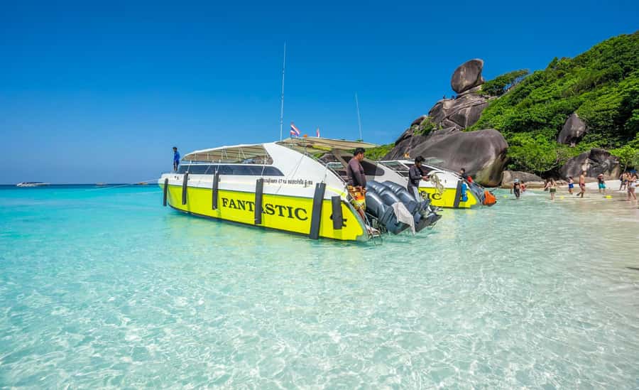 Phuket/Khaolak:Similan Islands Day Trip With Snorkeling Tour - Sailing Rock at Island 8: the classic Similan photo stop