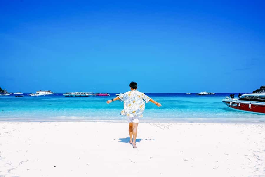 Phuket/Khaolak:Similan Islands Day Trip With Snorkeling Tour - Boat comfort, snacks, and seasickness reality