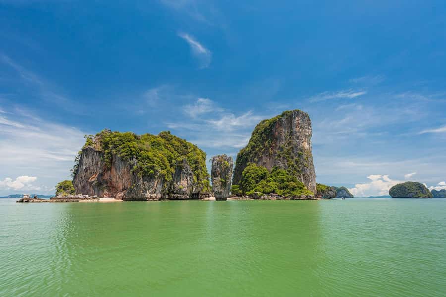Phuket: Lazy Khao Phing Kan & Yao Islands Speedboat Day Tour - Dragon Spine Beach and transparent kayaking on Yao Island