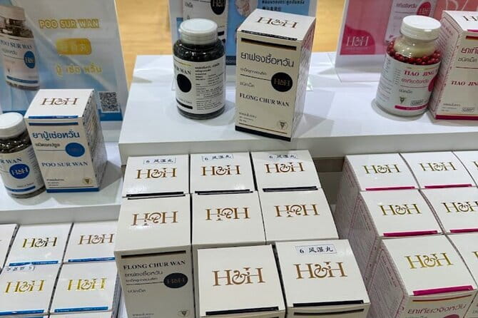 Phuket Local Shopping Factory - Getting picked up and beating traffic the simple way