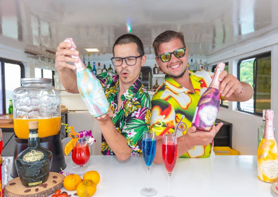 Phuket: Melody Sunset Dinner Cruise - Music, atmosphere, and comfort on the water