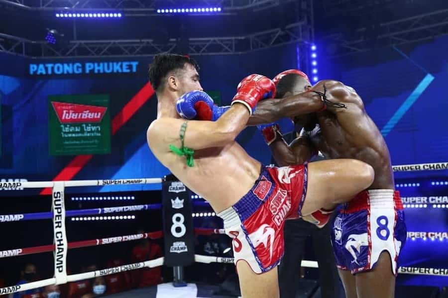Phuket: Muay Thai Fight at Patong Boxing Stadium - Junior bouts to pro fights: how the show keeps your attention