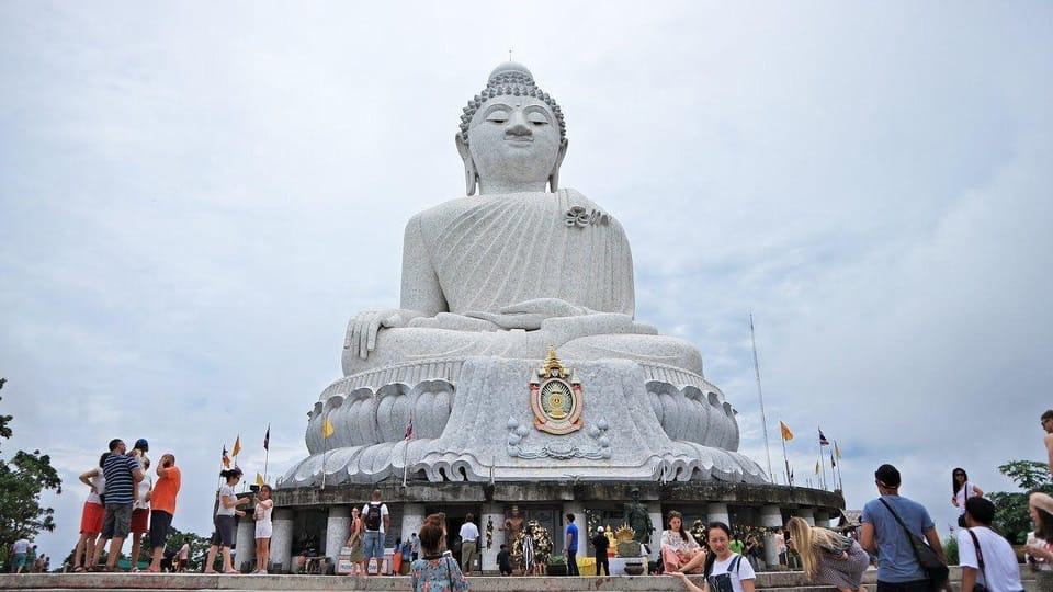 Phuket: Old Town, Chalong Temple, and Great Buddha Van Tour - Wat Chalong in 30 minutes: temple time without over-staying