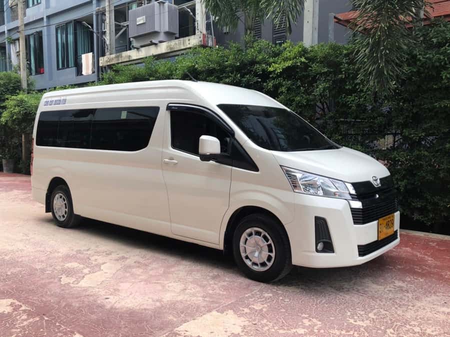 Phuket: Old Town, Chalong Temple, and Great Buddha Van Tour - Transportation, timing, and what that means for your day