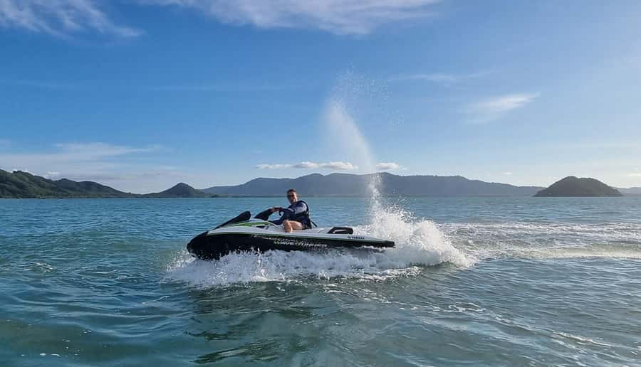 Phuket: Patong Bay Jet Ski Rental with Guide - Patong Bay on an 1800cc Jet Ski: What the 30 Minutes Feels Like
