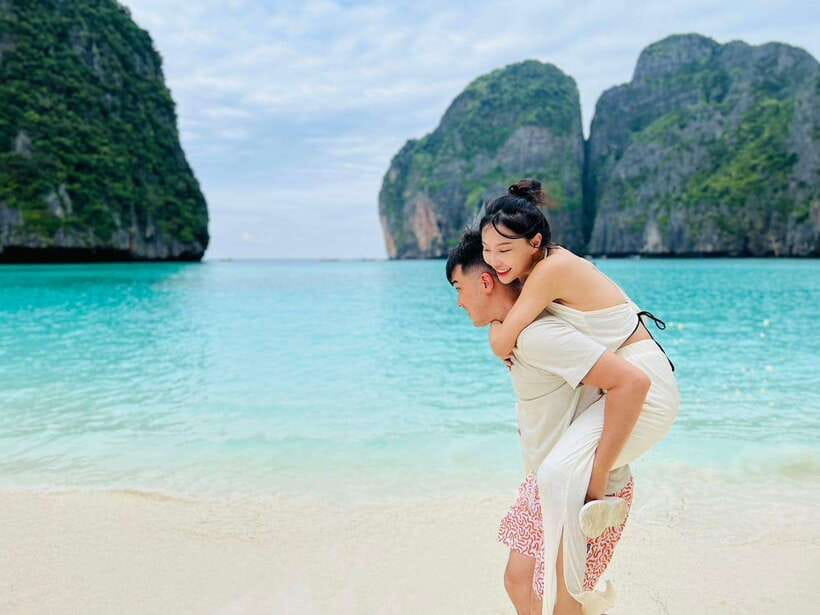 Phuket: Phi Phi Islands and Maya Bay Day Trip with Lunch - Why Phi Phi feels special even when the day is rushed