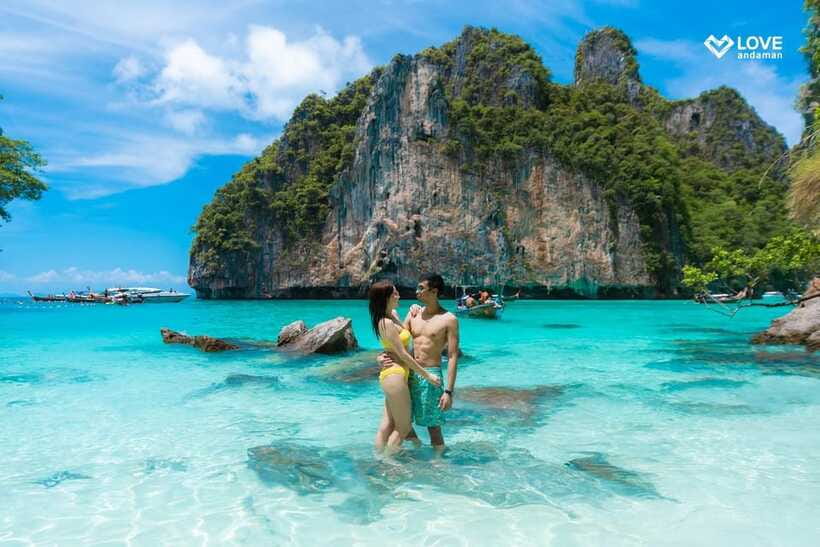 Phuket: Phi Phi Maiton Island Sunset Premium Catamaran Tour - Sunset Skyline and the Whale Shark Bar BBQ on the Boat