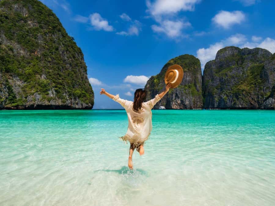 Phuket: Phi Phi, Maya, Khai or Maiton or Bamboo Island Tour - Getting There: Pickup, Visitor Center Briefing, and the Speedboat Pace