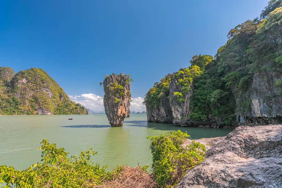 Phuket: Premium Day Trip to James Bond - Naka Island - Hong Island canoe trip: limestone, caves, and that turquoise water